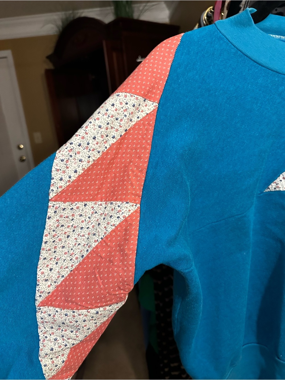 Handmade Sweater with patchwork - Picture 4 of 7
